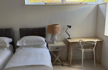 Luxury Villa with Beach Hut and Hot Tub - Photo 17