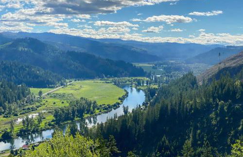 Private 2-Acre Retreat with MTN Views, Walk to River - Foto 26