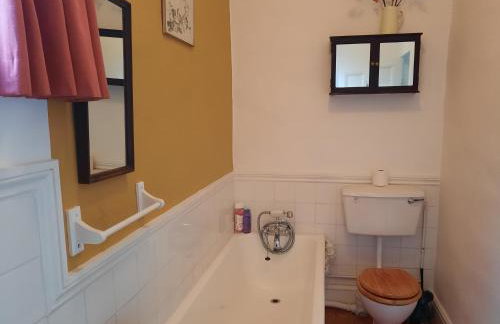Cosy Bath-tub Ensuite - Foto 2