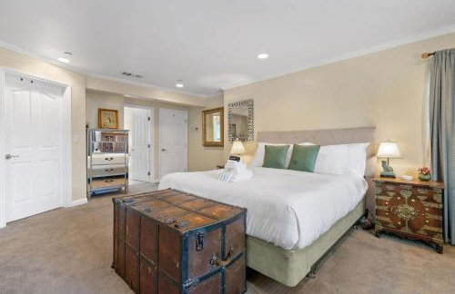 New Listing Burbank Retreat by Colby & Conrad - Foto 16