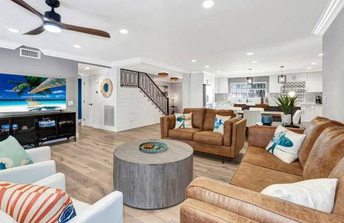 Huntington Beach, AC, Pool, Hot Tub, Detached Office, Close to Beach, Outside Entertaining Area - Photo 8