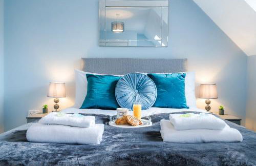 Progressive House 5 Bedrooms Inc Study with Sofabed, Garden, Smart TV in Every Bedroom FREE Parking - Foto 1