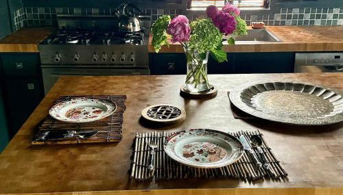 The Explorer's Retreat-West End Condo King Bed - Foto 3