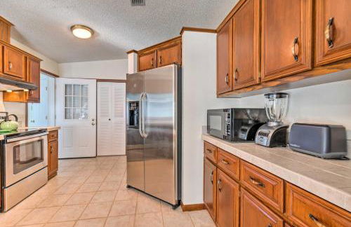 Lovely Lady Lake Home with Resort Amenities and Lanai! - Foto 12