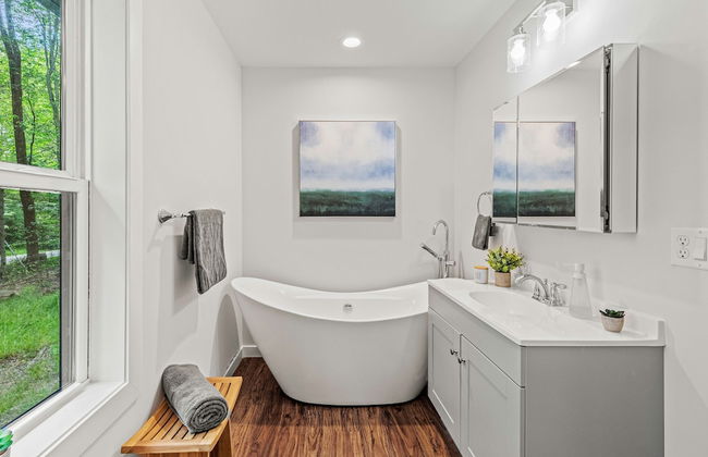 Happy Trails Chalet by Avantstay Sauna Deck Private Community Beach Access - Photo 32