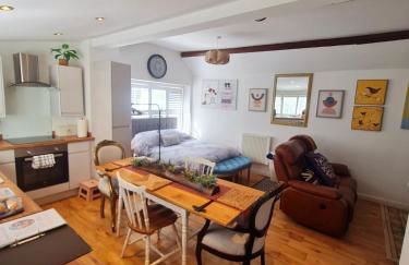 Stylish Open Plan Guest House 400sq ft Rutland - Photo 7