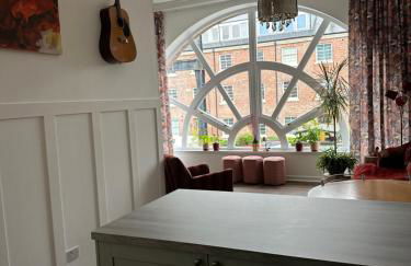 Stunning 2 bedroom apartment - Foto 34