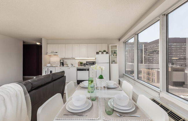 Corner Suite - Yonge & Bloor - Foto 15