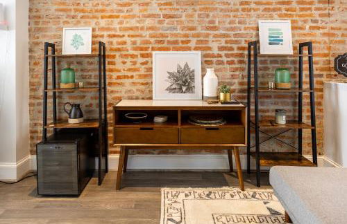 Charming 2BR Townhouse with Patio & Parking in DC - Foto 23