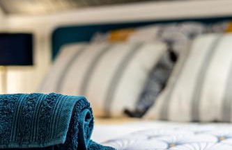 Agréable cocon sous les toits - Parking - WiFi - Foto 11