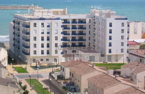 Precioso apartamento 1ª linea playa con piscina - Photo 1