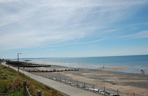 Dolphin Beach House In Tywyn - Photo 8
