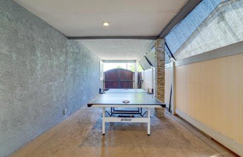 Game Room, Pool! Family Home 25 Mi to Disneyland - Foto 30