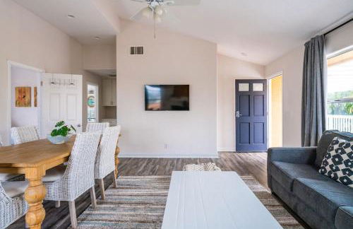 Sunlit La Jolla Village Gem with Peak Ocean Views - Photo 8