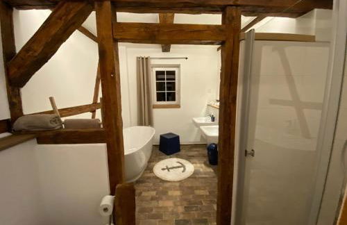 Historisches Bauernhaus für 8 Personen mit Luxus und Natur auf 2 Etagen ideal für Familien und Hunde 2500m2 eingezäunt an der Ostsee - Foto 17