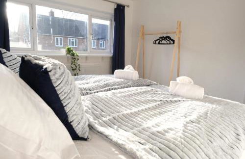 Comfy, Modern, 3 Bed House - Free Parking - Quiet Area - Near Solihull, NEC, Airport - Foto 6