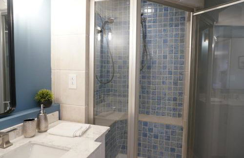 Riverside Home Near Beaches, Pier, downtown - Photo 46