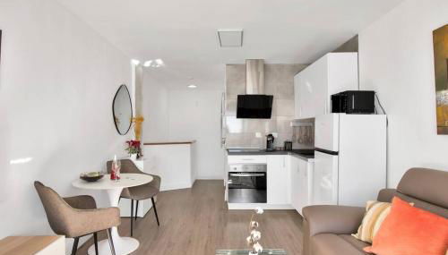 Moderno Duplex con vistas al mar en Estepona - LAS ABEJERAS 409 - Photo 5, stove, pet friendly, minibar