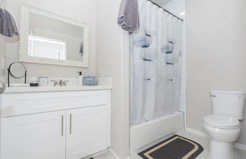 3BR 2 & half Bath Townhouse Modern Spacious Retreat Near Lake Conroe! - Foto 13