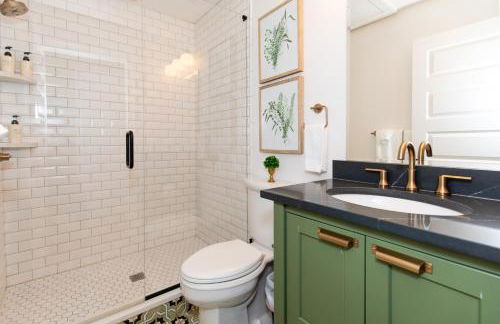 Boutique Style Condo Near Downtown Waterfront - Foto 8