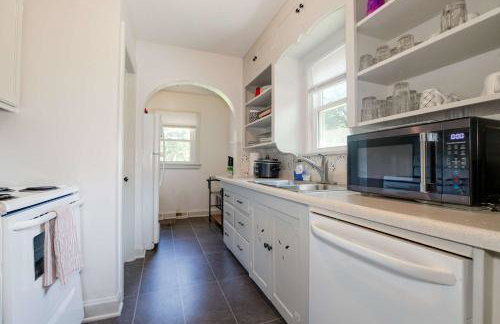 Home Sweet Home - Loft 3 BR - 1 BA WIFI SMART TV - Photo 8