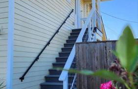 Modern Furnished Retreat - Photo 14