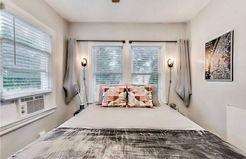 Global Cup Lower-Greenville Landing Close to Everything - Photo 8