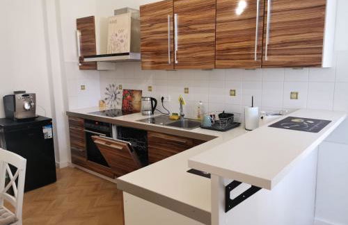 Under the Hill plus - Foto 9