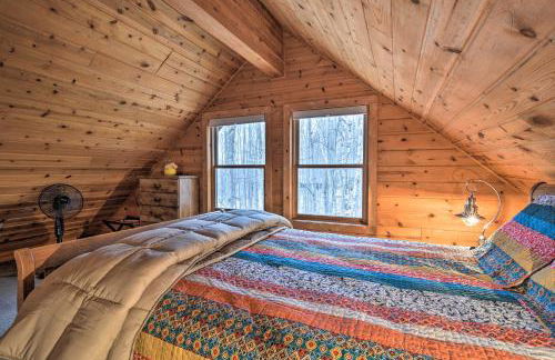 Secluded Gaylord Cabin with Deck, Fire Pit and Grill! - Foto 20