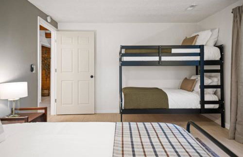 10min to NRG | Hot tub | Sauna | Firepit | 4br 3ba - Foto 33