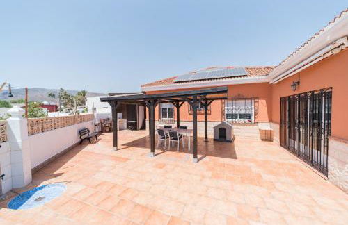 Expoholidys- Chalet privado en Castell del Rey - Foto 2