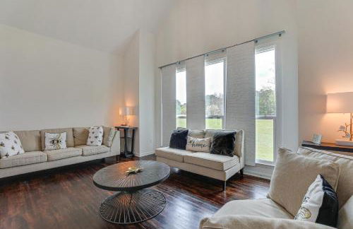 Patio and Pool Table Lake Marion Getaway - Foto 13