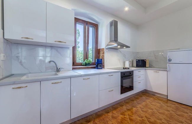 Large Holiday Home With Swimming Pool - Foto 12