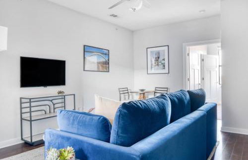 TWO CozySuites Charming Music Row Condos with parking - Foto 25