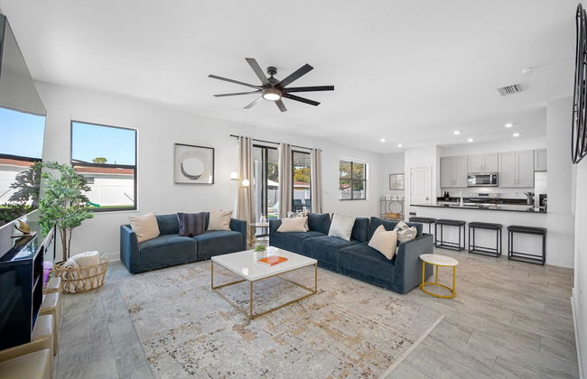 Luxury Modern Villa w/ Pool, Jacuzzi & Amenities! - Foto 31