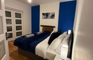 Modern 5 Bedroom Home in Solihull - Entire House - Garden - Contractors - Relocators - Family - NEC - BHX -Sleeps 9 - Foto 14