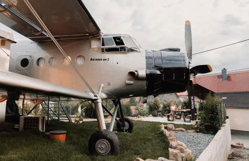 Antonov im Garten – Flugzeug-Ferienwohnung - Foto 14