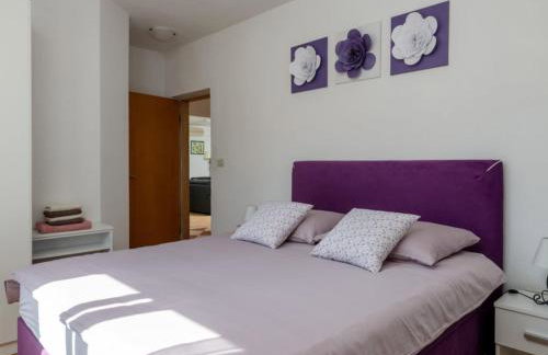 Breg Ivanovci - Three Bedroom Villa with Swimming Pool - Photo 16