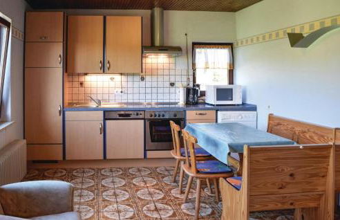 2 Bedroom Nice Home In Sellerich - Foto 3