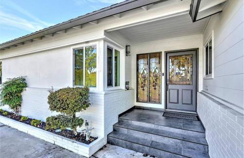 NEW Lux 5BR Villa Near Disney, Knotts, LA, OC with Hot Tub & Games - Photo 9