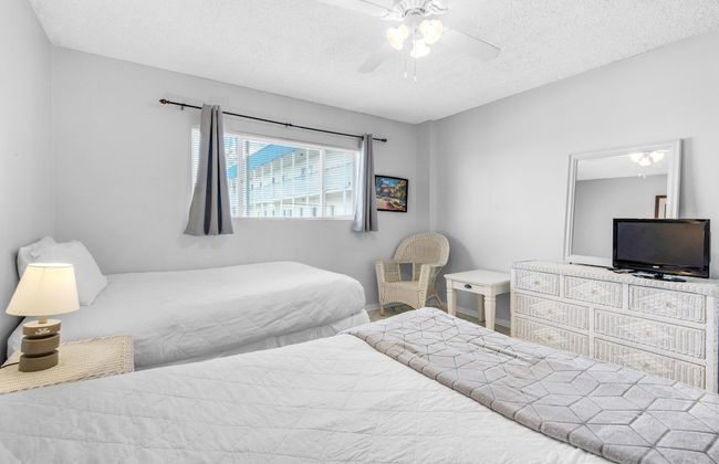 Regency Towers 1320 - Photo 6