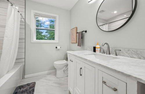 Ideal Family Stay Sleeps 20 in Bloomfield, CT - Foto 58