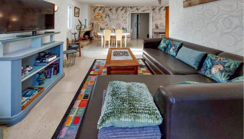 Gorgeous Apartment In Concarneau - Photo 4