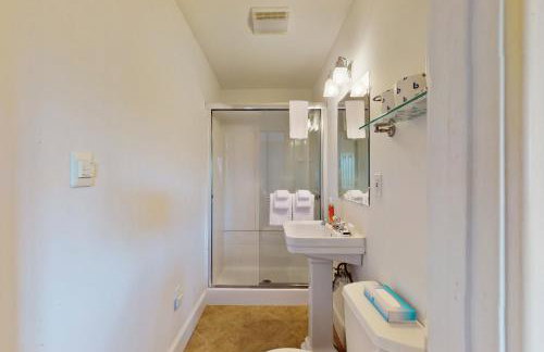 Stone House - Photo 19