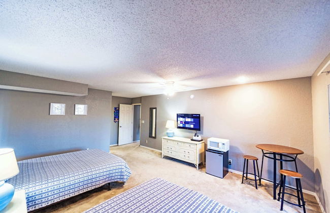 Serenity Now Quiet 4 BDR Next to Margaritaville! - Photo 10