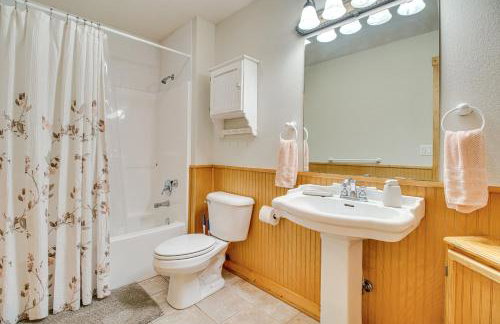 Norfork Lake Access Cabin with Deck and Water View! - Foto 17