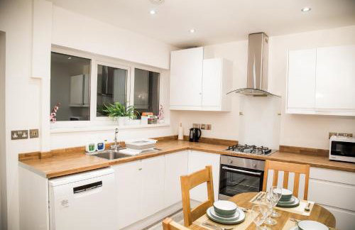 Lucky Home - Ideal for Trade, Consultants & Family - Near Alton Towers, 3 Bedrooms - 4 Beds - Max 5 Guests - Foto 16