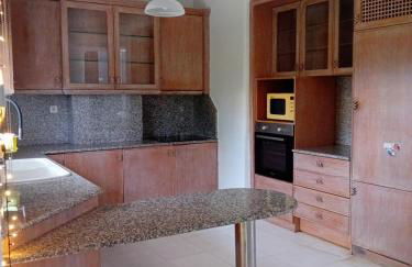 Villa Stef Lux - Πολυτελής Βίλα 8 - 10 ατόμων με Εσωτερική Πισίνα περιοχή Αεροδρομίου - Περαίας Θεσσαλονίκη - Photo 7