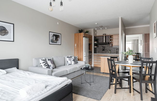 1BR Apartment with Balcony next to Railway Station - Foto 14