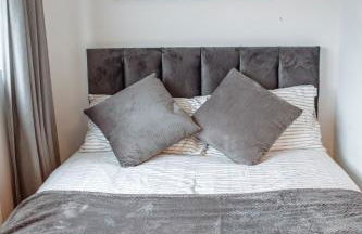 Spacious & Modern 8-Bed Home - Sleeps 13 - Parking - Foto 54